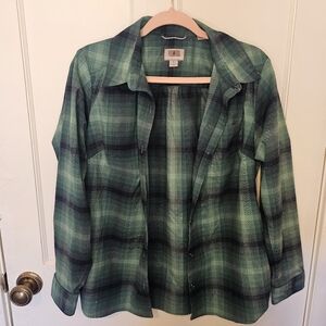 Royal Robbins Green Plaid Button-Up Shirt